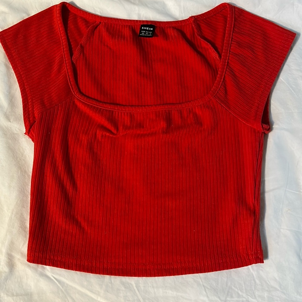 Red crop top shirt, brand SHEIN, size xs